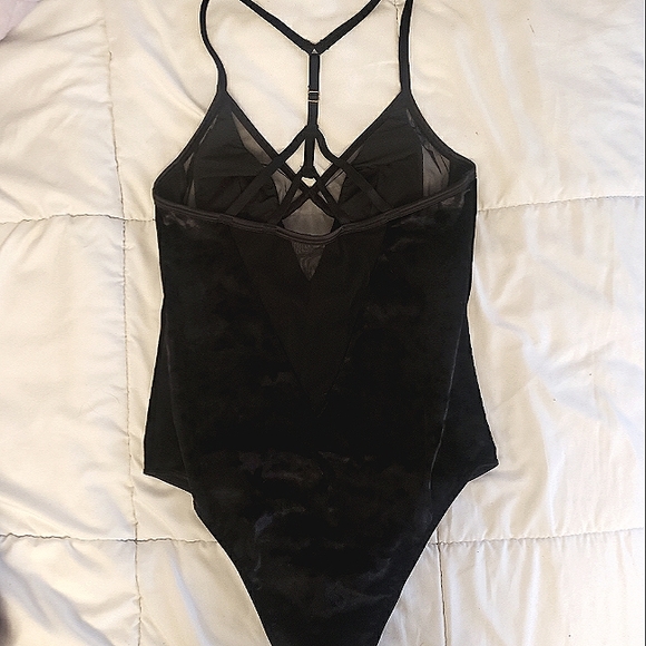 🌱 Sam Edelman Velvet and Mesh Bodysuit Size Medium - Picture 4 of 10